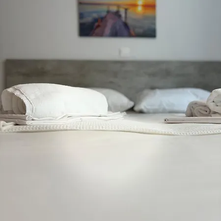 Luca Apts Napa アパート *